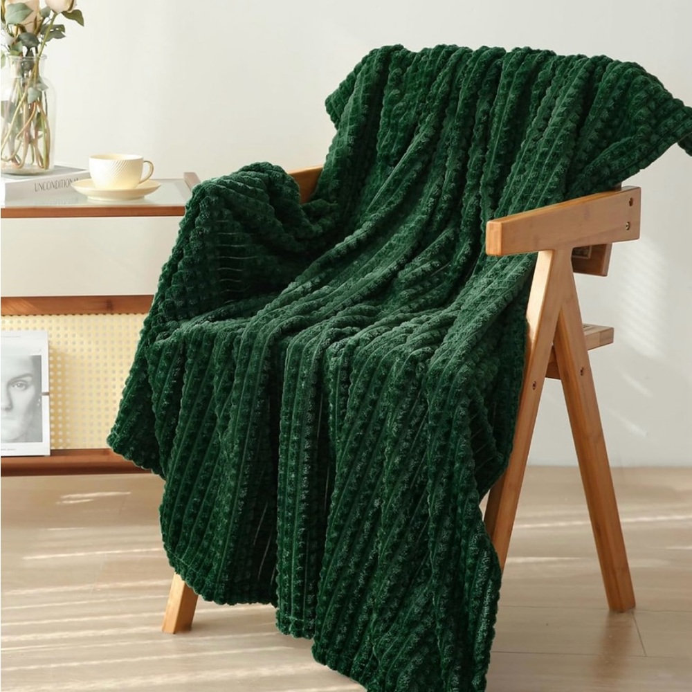 Cozy Green Textured Blanket